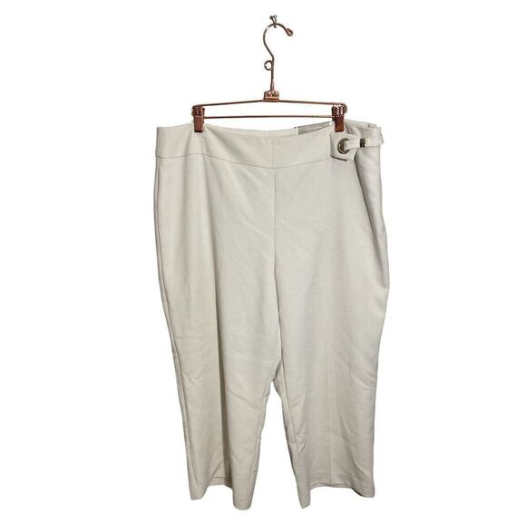 Chicos The Ultimate Fit Soft Pleat Hardware Crop Pant Chicos 2.5 Sz 14 Cream NWT - Picture 1 of 5